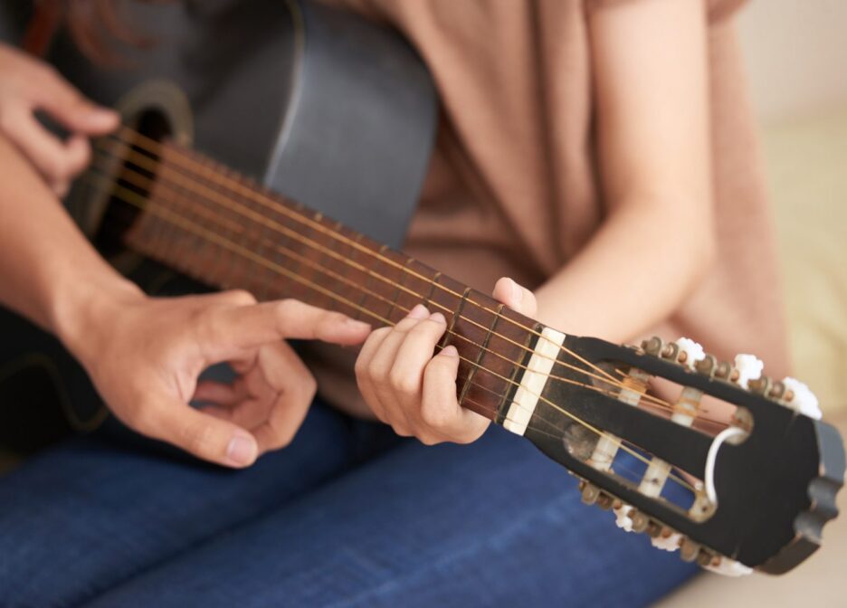 Guitar classes in Omkar Nagar